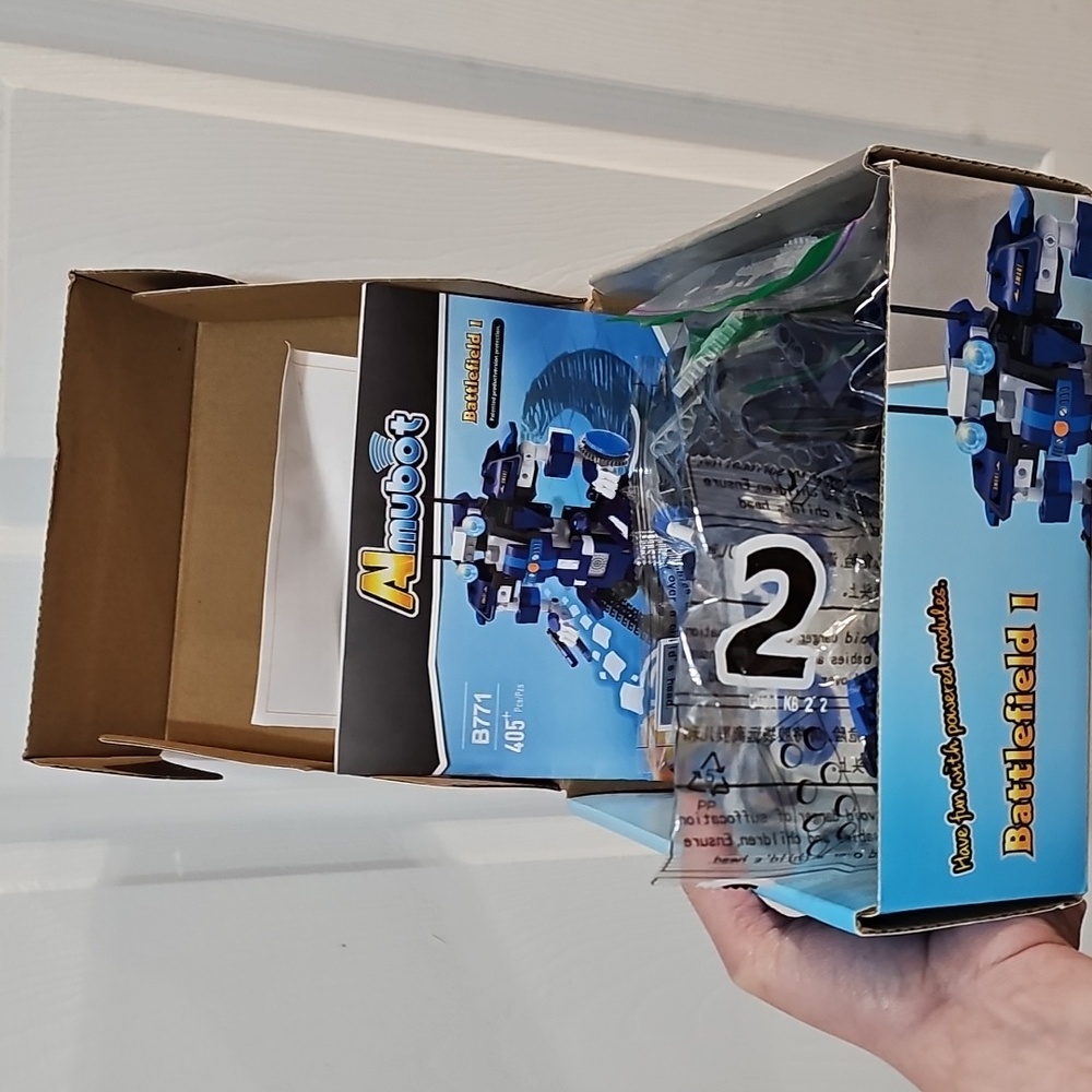 Robot Building Kit With Remote Control Blue EUC - Picture 5 of 9